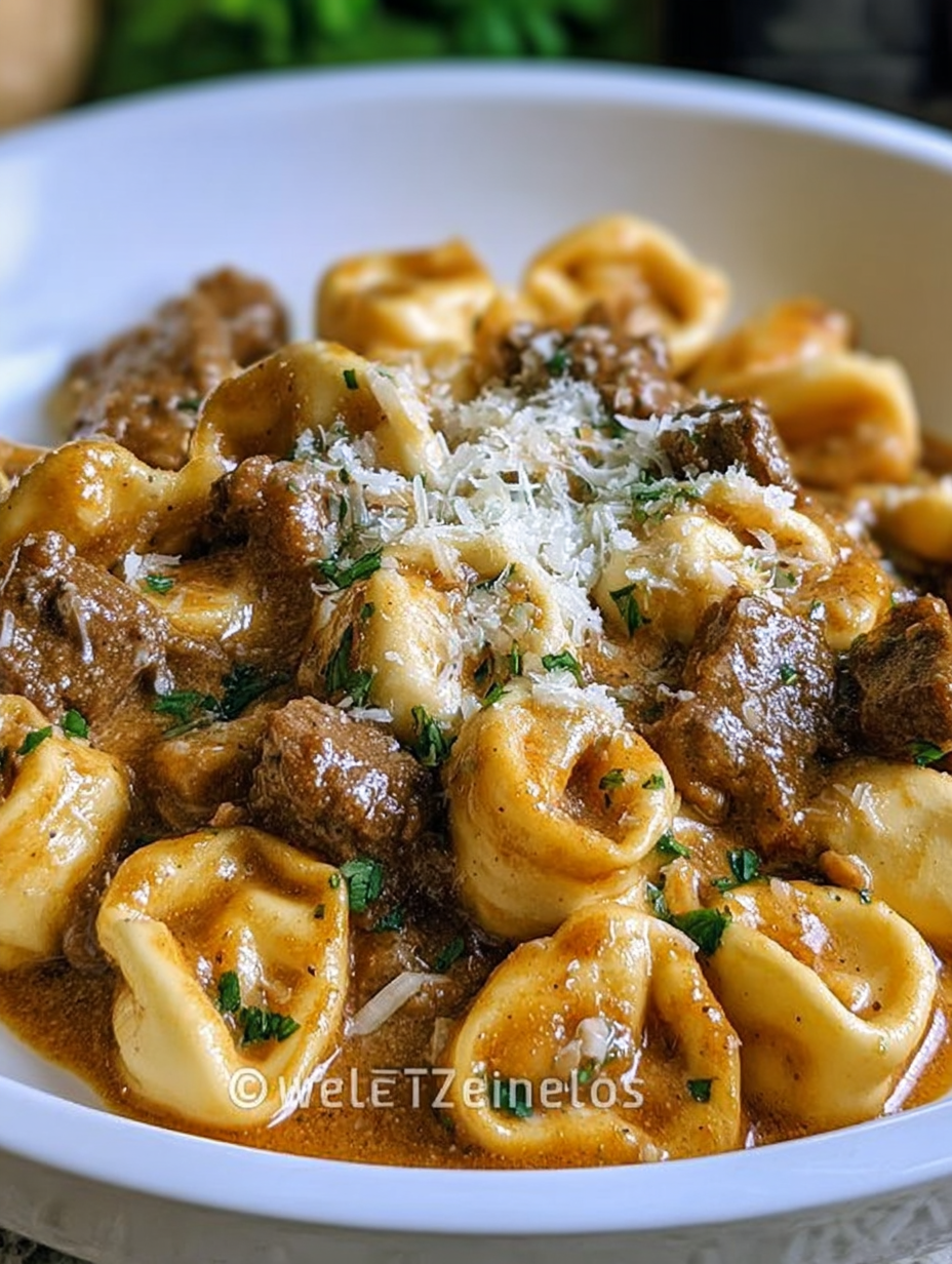 Cheesesteak-Tortellini in reichhaltiger Provolone-Sauce image 2